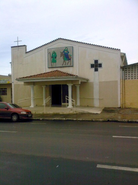 Igreja Sagrada Família.jpg