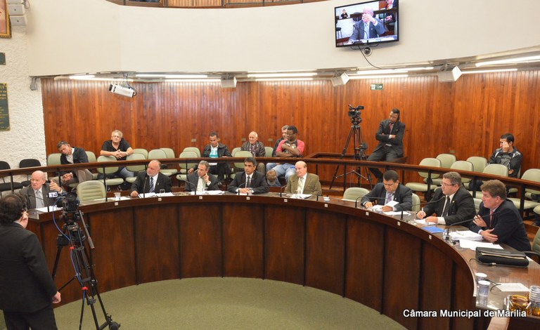Vereadores rejeitam contas da Prefeitura de 2011 e plenário aprova campanha Ciclista Legal