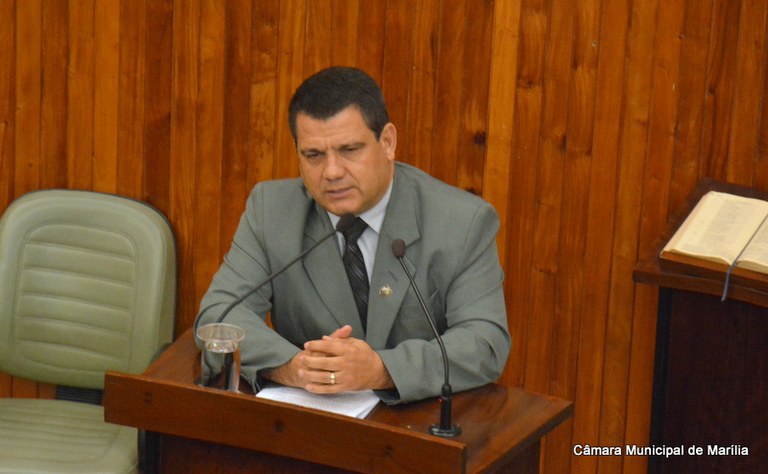 Vereador José Menezes faz moção de repúdio contra ministro da Saúde por falta de remédios