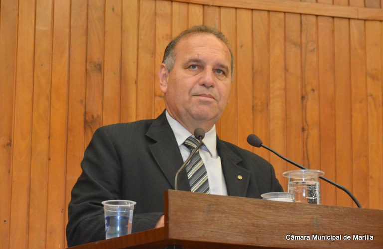 Vereador Delegado Damasceno solicita informações sobre dispensa de licitação