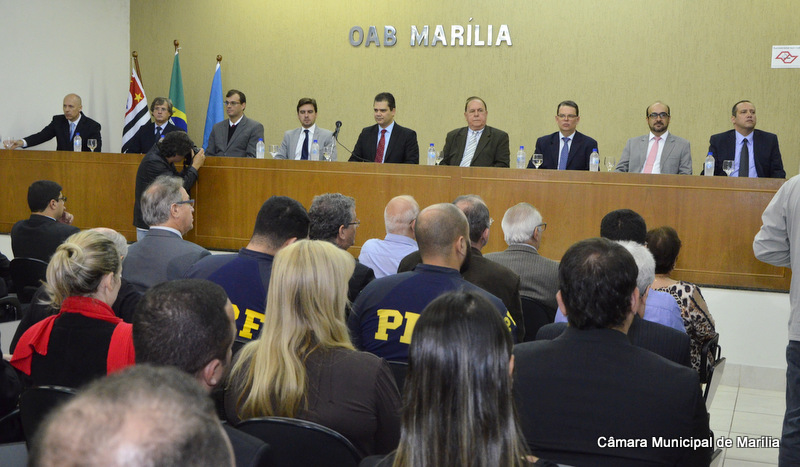 Presidente da Câmara Municipal de Marília prestigia posse de novo delegado chefe da Polícia Federal
