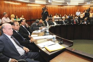 Primeira sessão ordinária de 2011 aprova 4 projetos