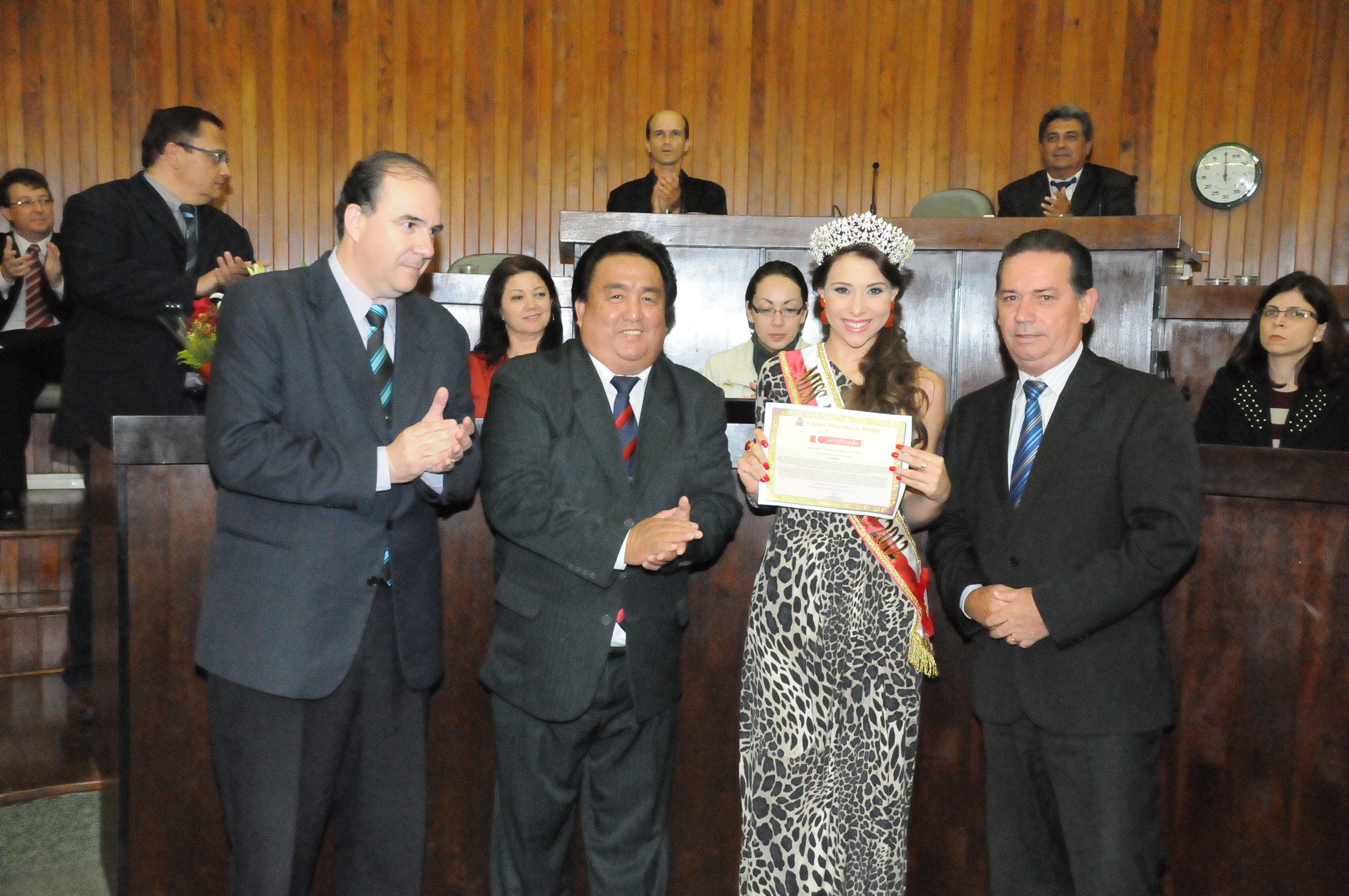 Miss Marília é homenageda na Sessão Ordinária