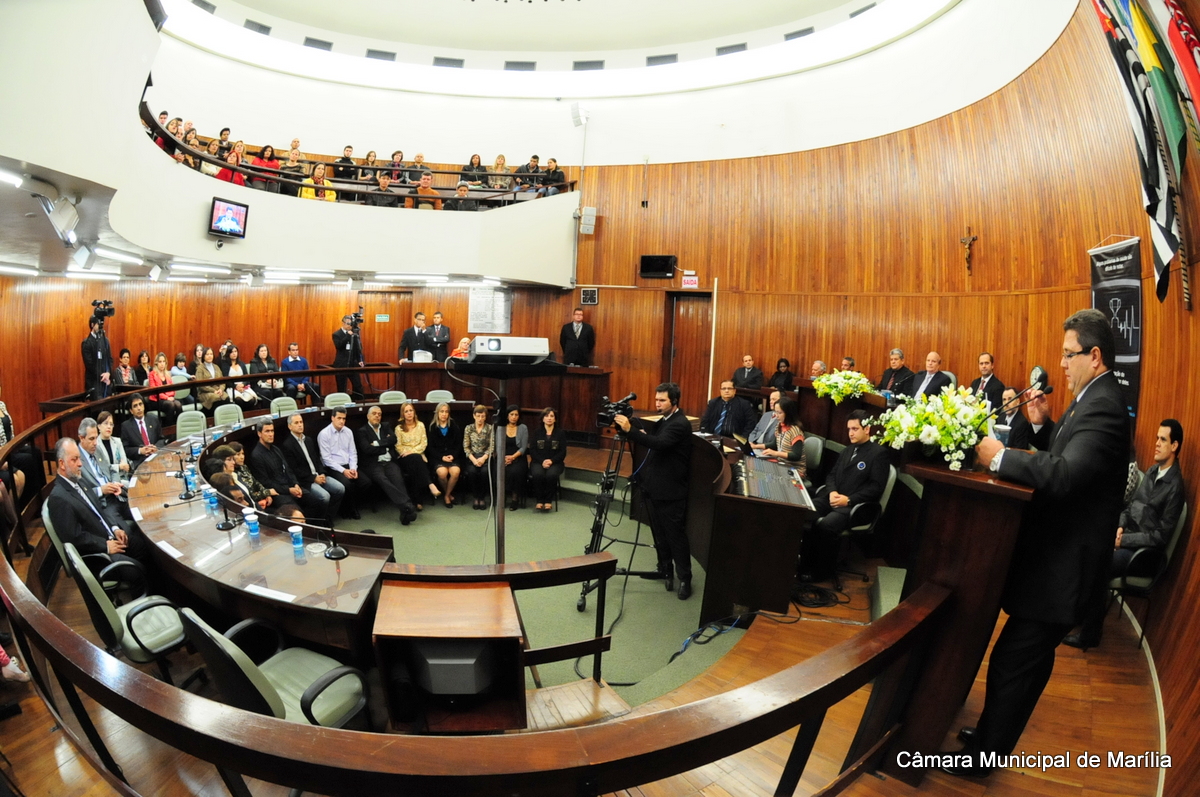 Servidores da Saúde recebem homenagem em sessão solene