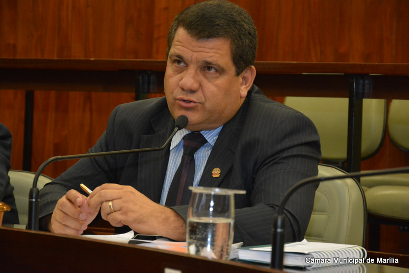 Vereador José Menezes solicita informações sobre os repasses das contribuições mensais