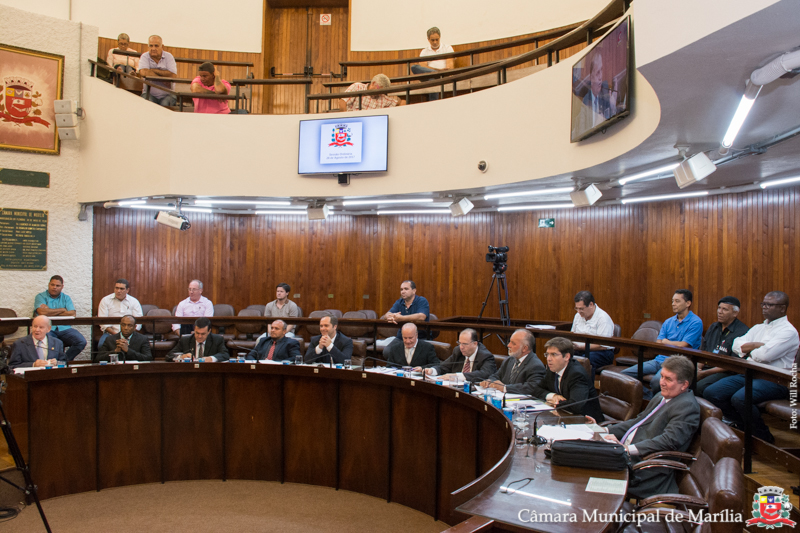 Câmara aprova 11 projetos em sessões nesta segunda-feira