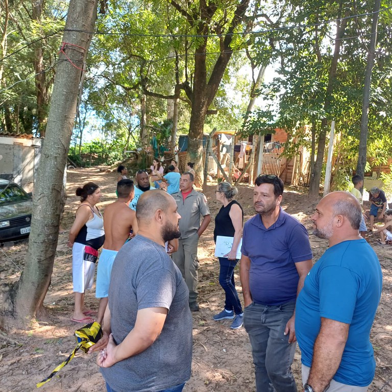 João do Bar acompanha vistoria em área de risco no Parque das Vivendas 2