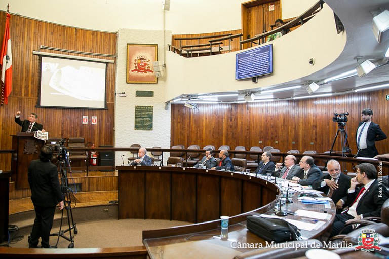 Câmara vota contas do exercício 2014 da administração do ex-prefeito Vinícius Camarinha