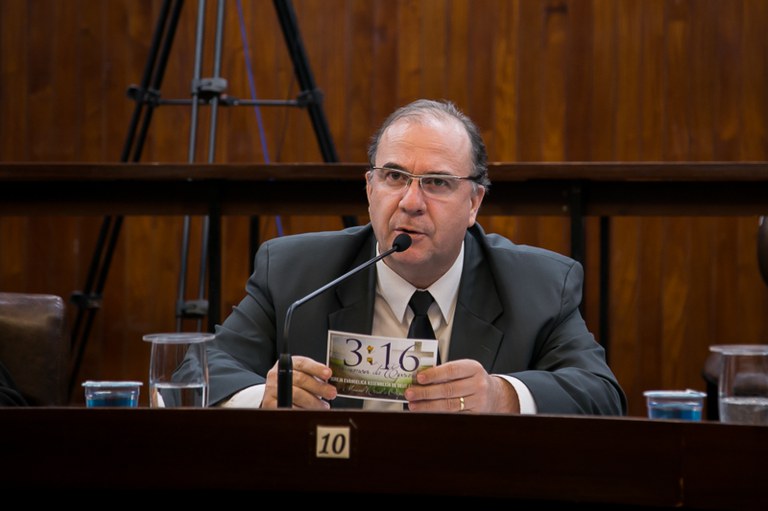 Vereador Marcos Custódio solicita melhorias para o Figueirinha