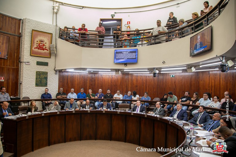 Vereadores votam doação de área para o AME e fusão de secretarias