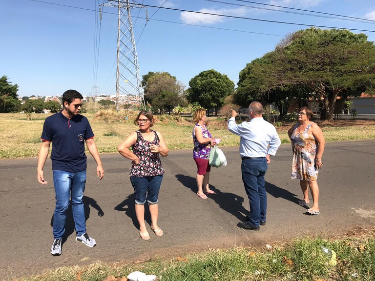 Vice-presidente Cícero do Ceasa acompanha equipe de vistoria em área da Bento de Abreu 